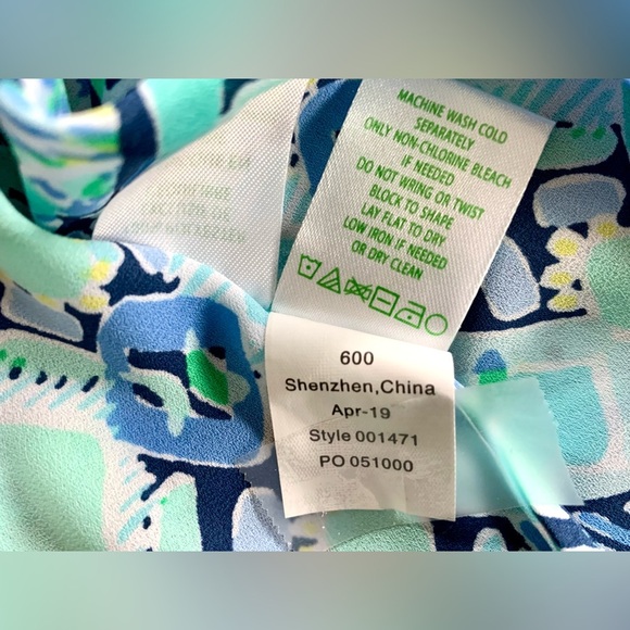 Lilly Pulitzer Marilina Tunic- Scuba Doo High Tide Navy, Size Medium - Picture 6 of 7